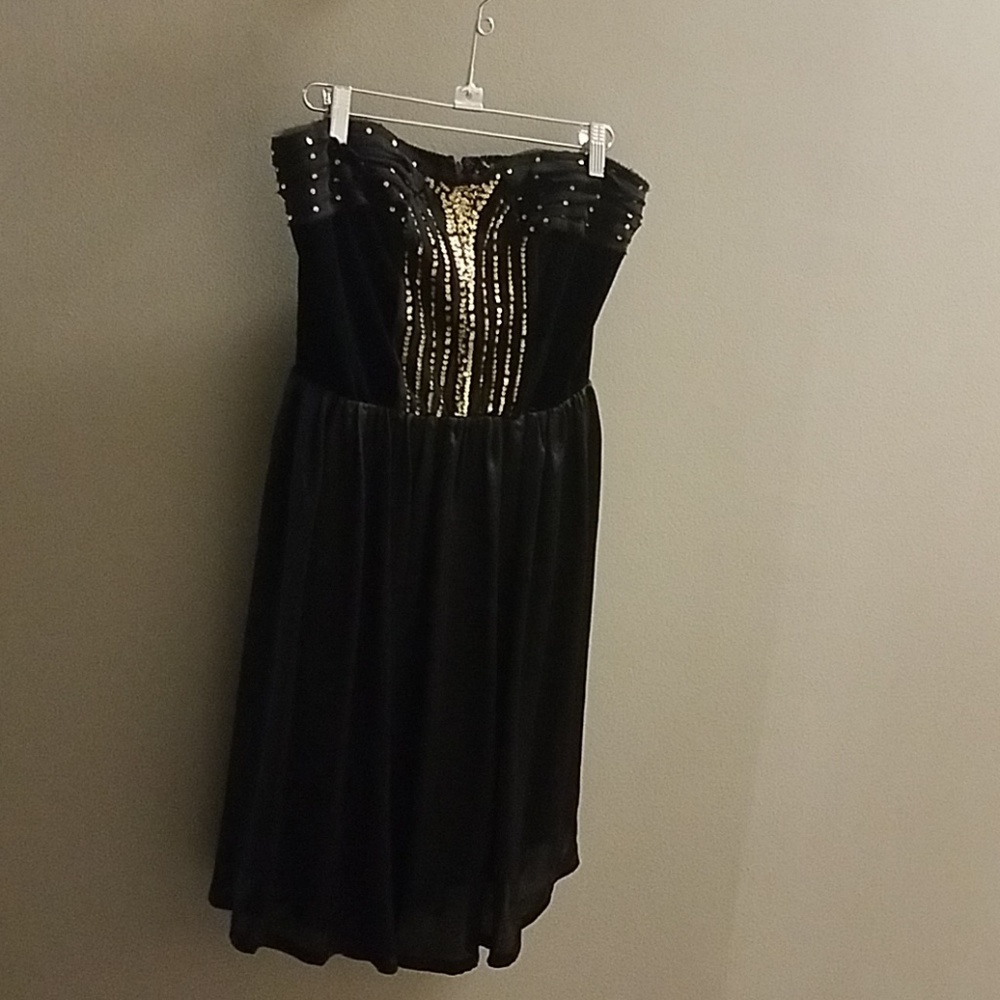 Black strapless dress